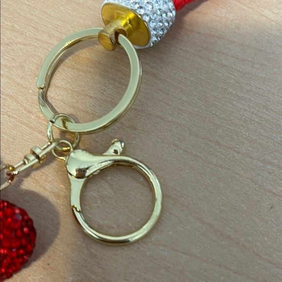 Red Heart Keychain with Gold Accents nwot - Picture 2 of 3